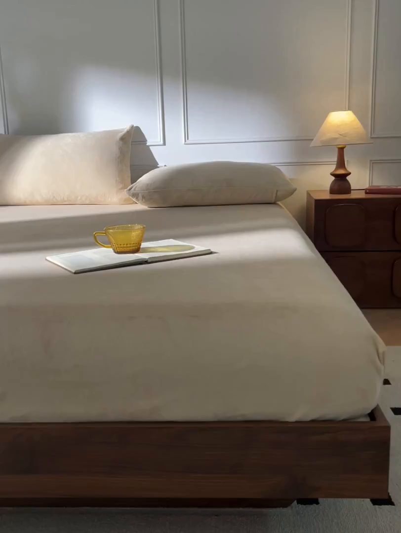 91家纺网 家纺一手货源 找家纺 618家纺 2025新款樱花绒单品四件套系列-单床笠 浅驼