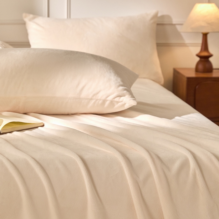 91家纺网 家纺一手货源 找家纺 618家纺 2025新款樱花绒单品四件套系列-单枕套 奶白