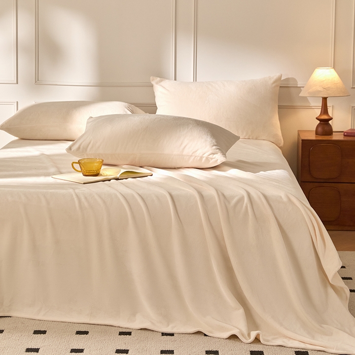 91家纺网 家纺一手货源 找家纺 618家纺 2025新款樱花绒单品四件套系列-单枕套 奶白