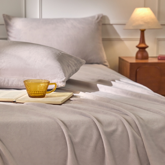 91家纺网 家纺一手货源 找家纺 618家纺 2025新款樱花绒单品四件套系列-单枕套 雾灰