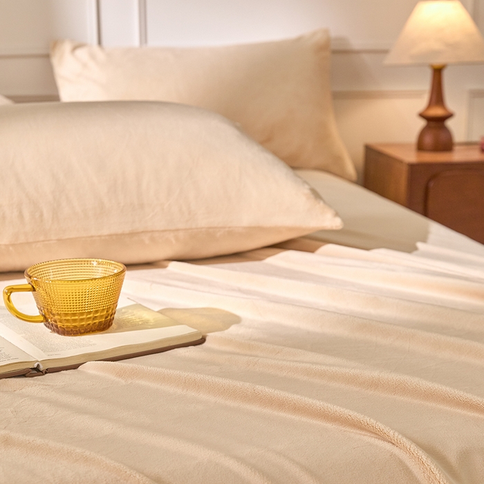 91家纺网 家纺一手货源 找家纺 618家纺 2025新款樱花绒单品四件套系列-单枕套 奶咖