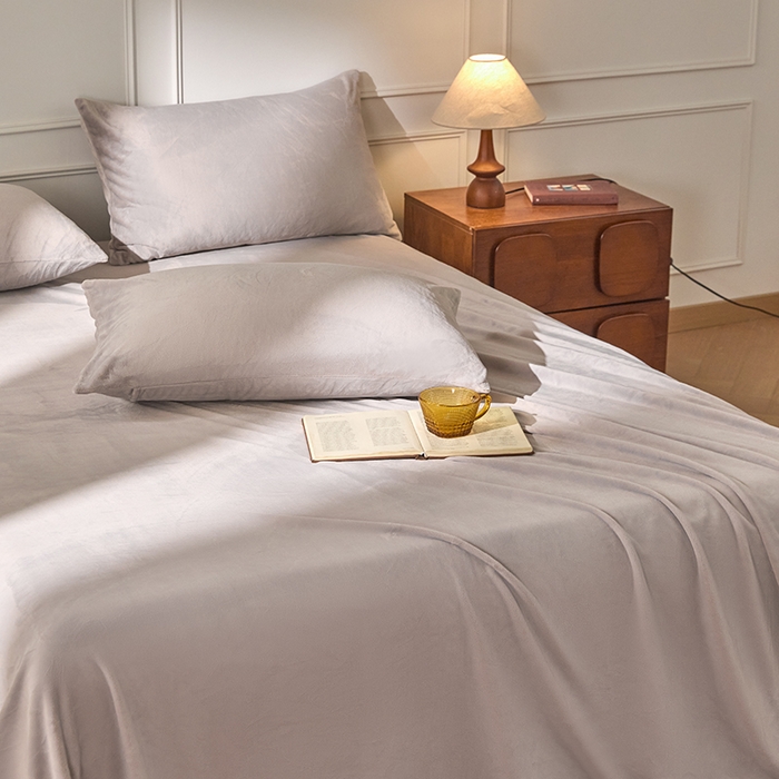 91家纺网 家纺一手货源 找家纺 618家纺 2025新款樱花绒单品四件套系列-单枕套 雾灰