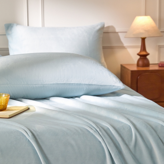 91家纺网 家纺一手货源 找家纺 618家纺 2025新款樱花绒单品四件套系列-单枕套 雾蓝