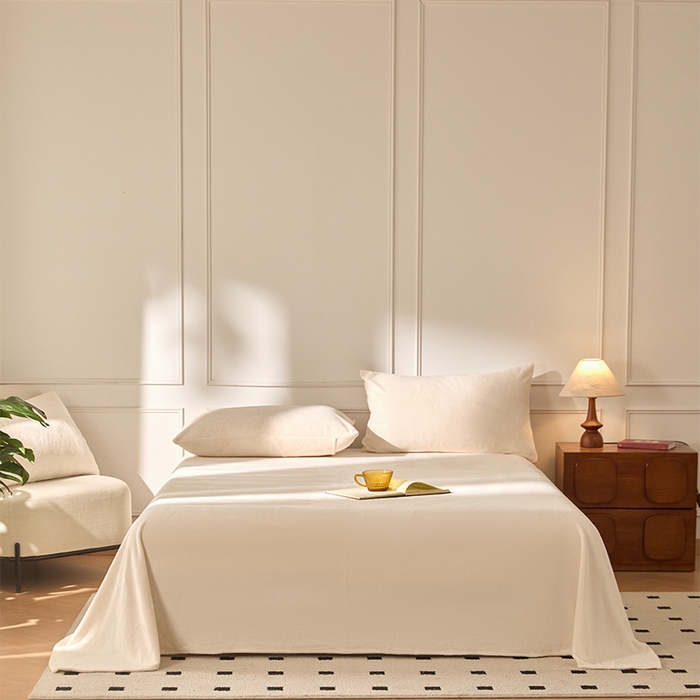 91家纺网 家纺一手货源 找家纺 618家纺 2025新款樱花绒单品四件套系列-单床单 奶白