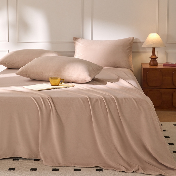 91家纺网 家纺一手货源 找家纺 618家纺 2025新款樱花绒单品四件套系列-单床单 浅驼