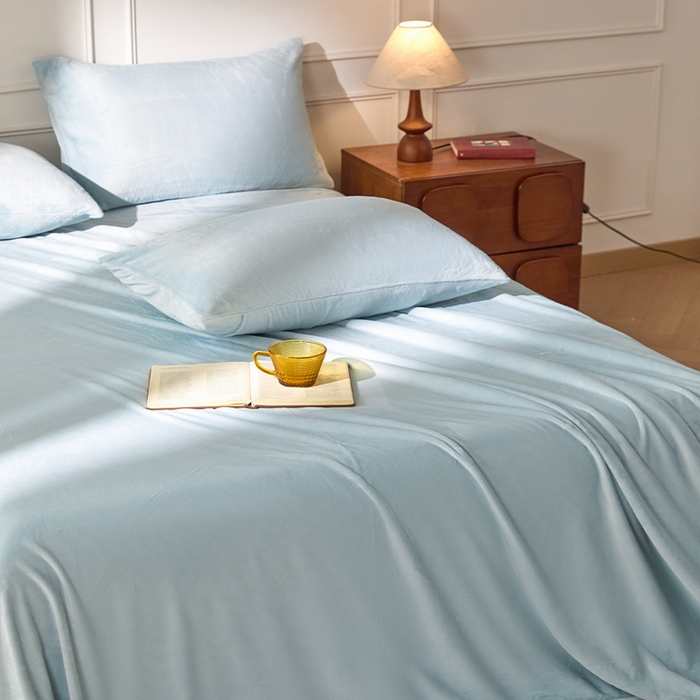 91家纺网 家纺一手货源 找家纺 618家纺 2025新款樱花绒单品四件套系列-单床单 雾蓝