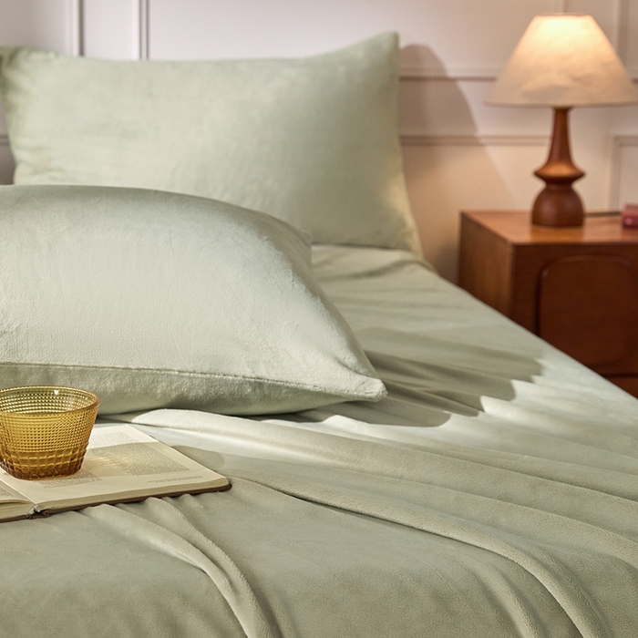 91家纺网 家纺一手货源 找家纺 618家纺 2025新款樱花绒单品四件套系列-单床单 青柠