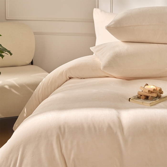 91家纺网 家纺一手货源 找家纺 618家纺 2025新款樱花绒单品四件套系列-单被套 奶白