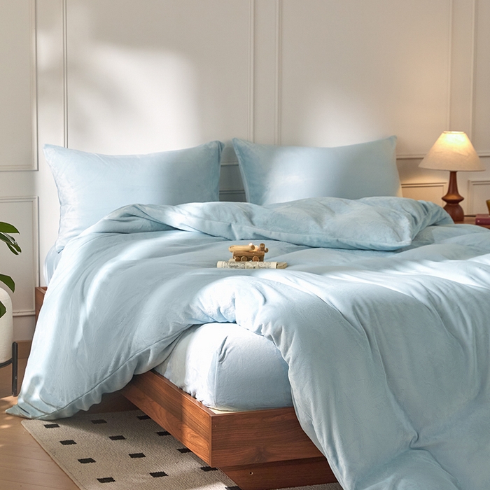 91家纺网 家纺一手货源 找家纺 618家纺 2025新款樱花绒单品四件套系列-四件套 雾蓝