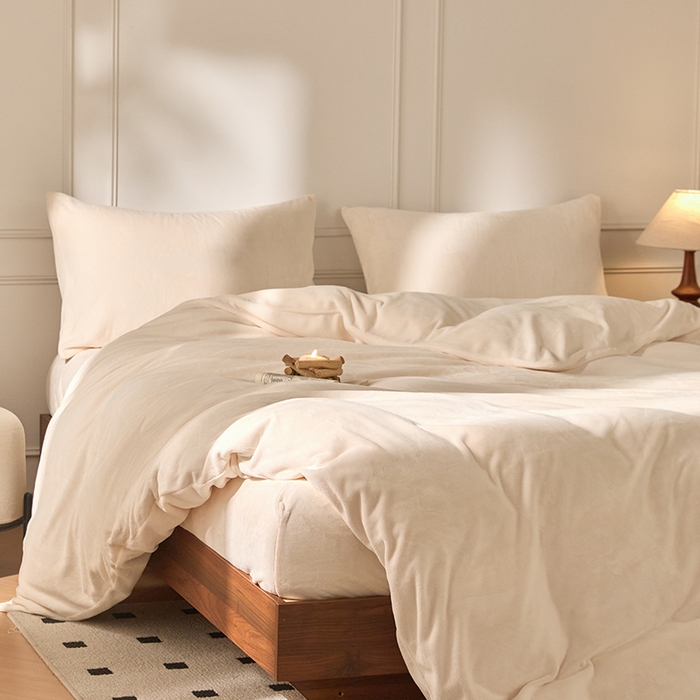 91家纺网 家纺一手货源 找家纺 618家纺 2025新款樱花绒单品四件套系列-四件套 奶白