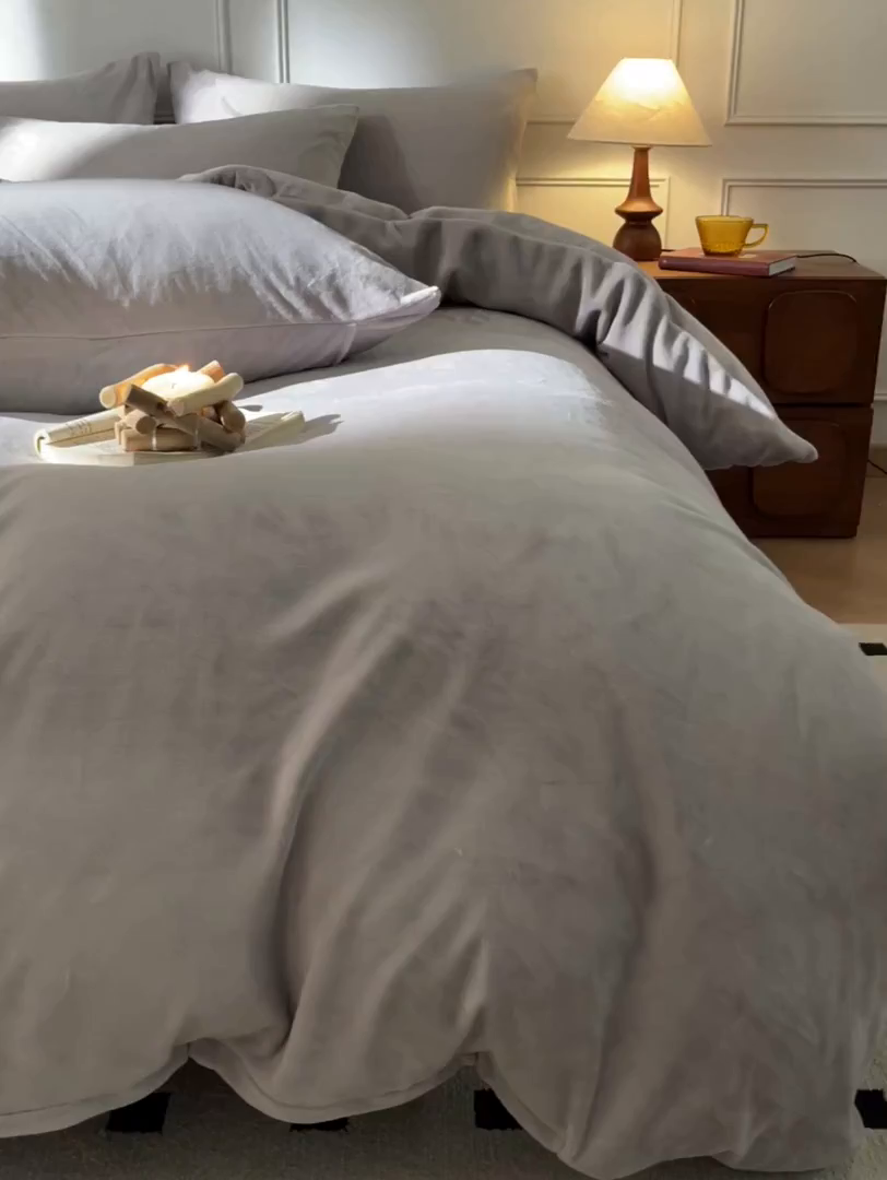 91家纺网 家纺一手货源 找家纺 618家纺 2025新款樱花绒单品四件套系列-四件套 雾灰