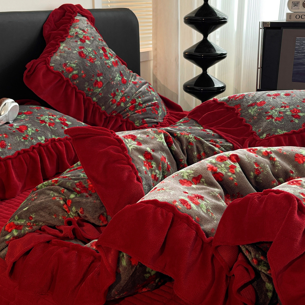 91家纺网 家纺一手货源 找家纺 富米莱（原臻工厂） 2025新款热卖舒适大宽花边牛奶绒床盖床裙四件套 爆款大宽花边-花季少女