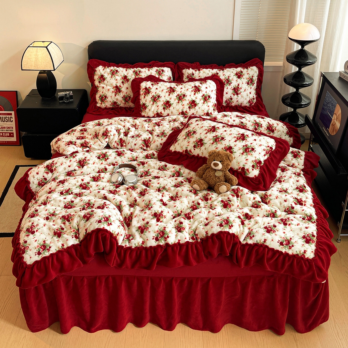 91家纺网 家纺一手货源 找家纺 （总）富米莱（原臻工厂） 2025新款热卖舒适大宽花边牛奶绒床盖床裙四件套