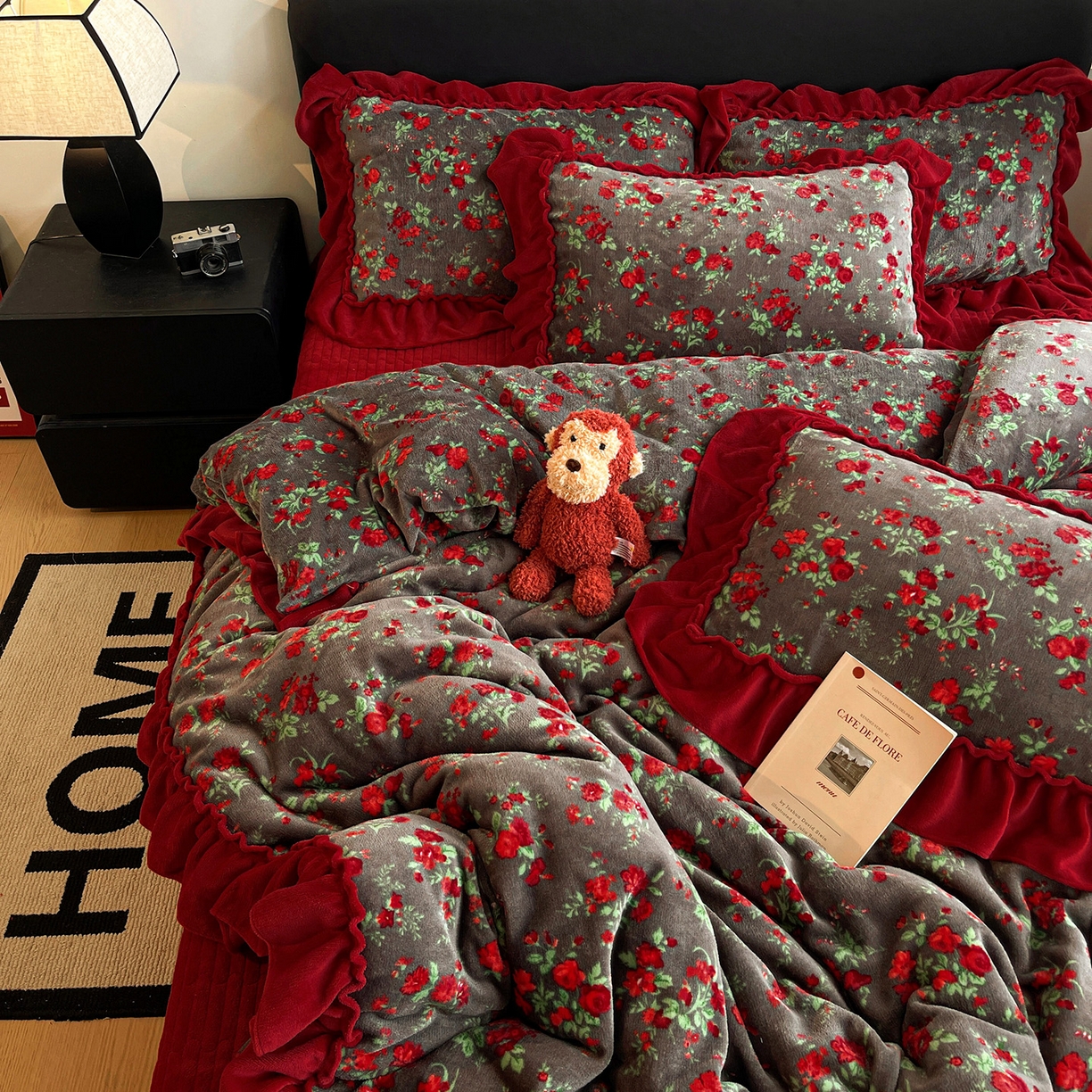 91家纺网 家纺一手货源 找家纺 富米莱（原臻工厂） 2025新款热卖舒适大宽花边牛奶绒床盖床裙四件套 爆款大宽花边-花季少女