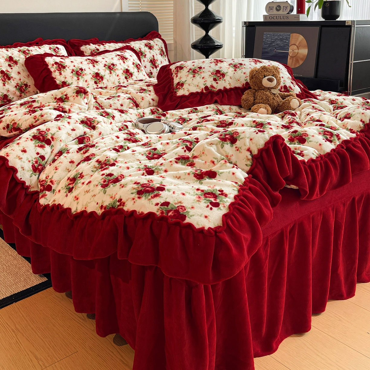 91家纺网 家纺一手货源 找家纺 富米莱（原臻工厂） 2025新款热卖舒适大宽花边牛奶绒床盖床裙四件套 爆款大宽花边-花季玫瑰