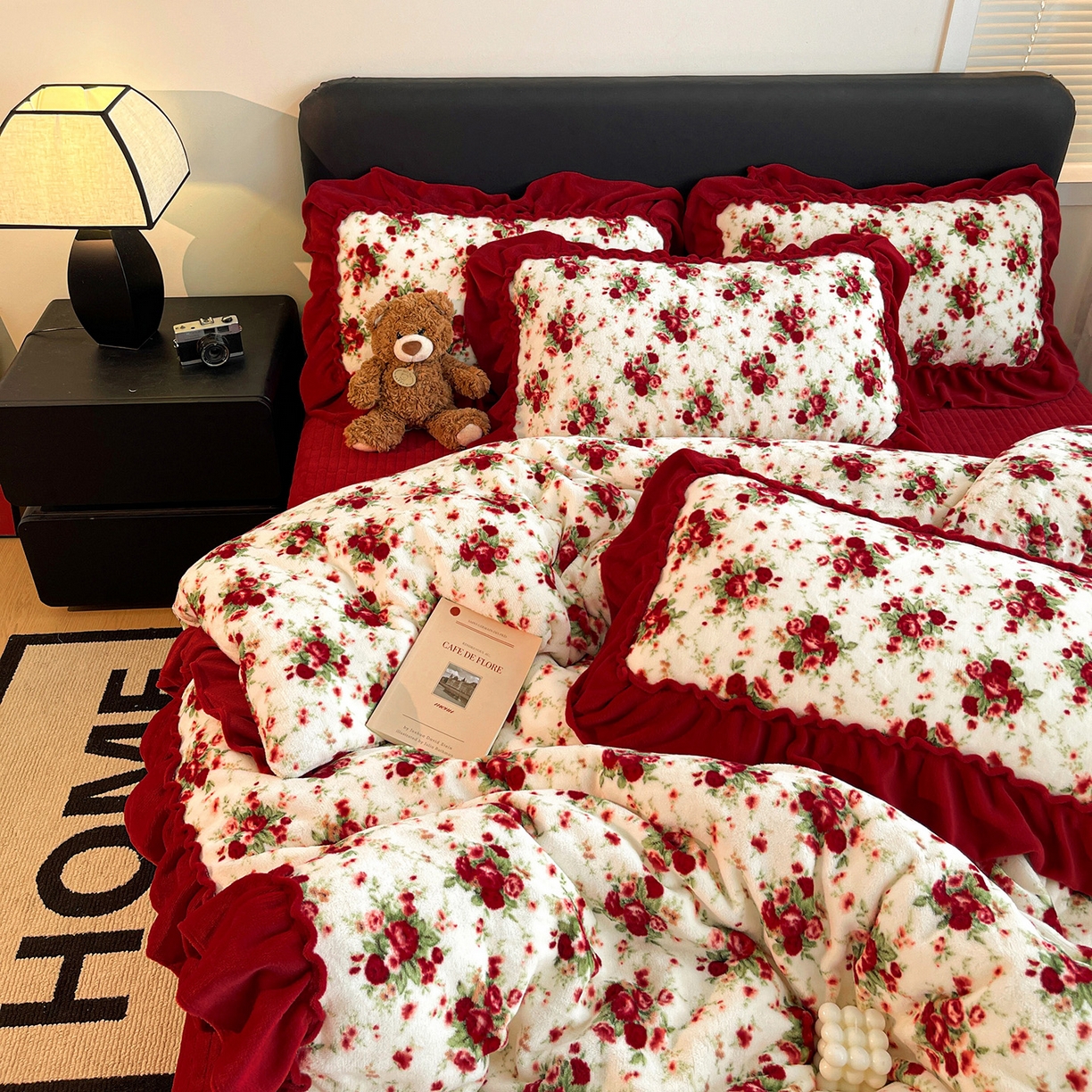 91家纺网 家纺一手货源 找家纺 富米莱（原臻工厂） 2025新款热卖舒适大宽花边牛奶绒床盖床裙四件套 爆款大宽花边-花季玫瑰