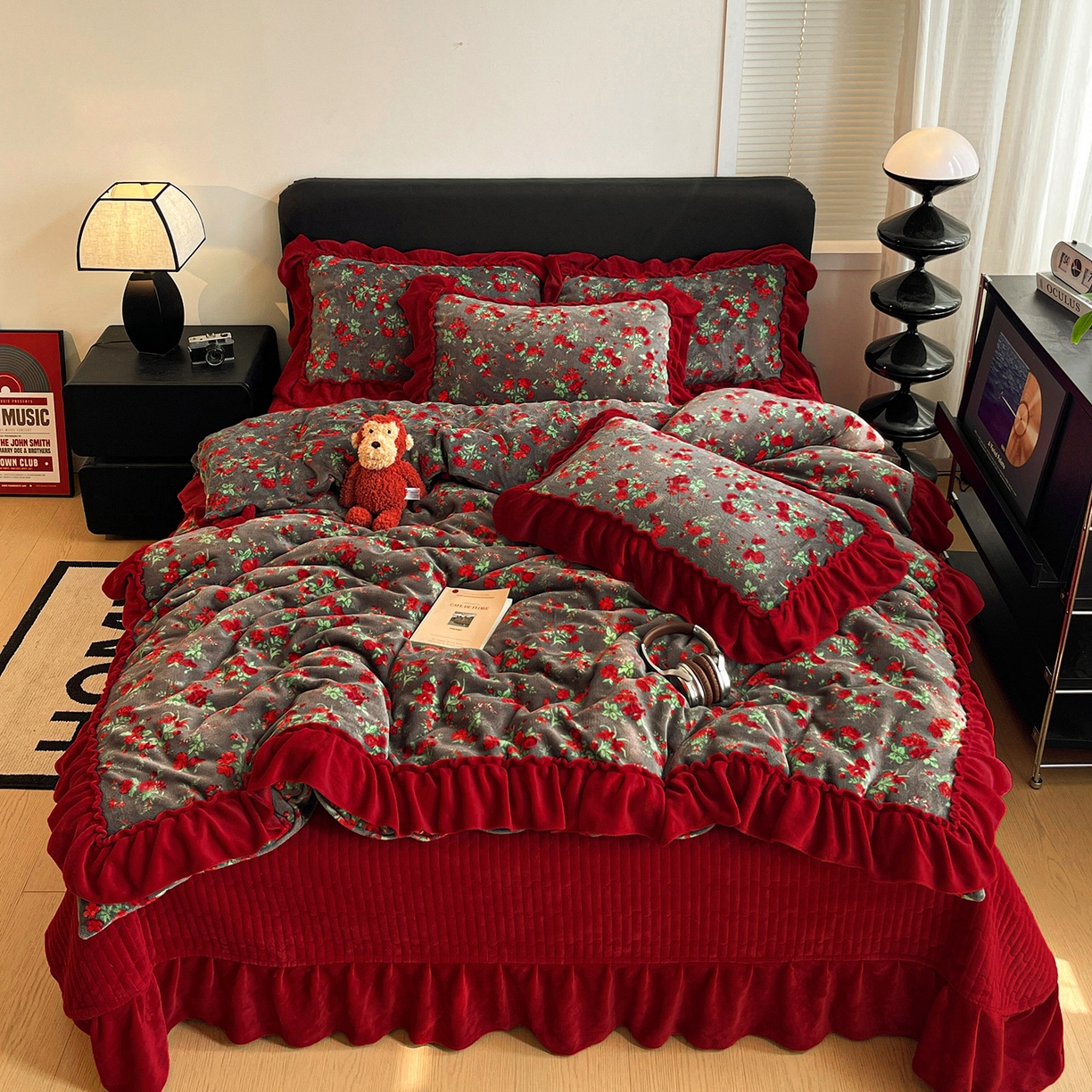 91家纺网 家纺一手货源 找家纺 富米莱（原臻工厂） 2025新款热卖舒适大宽花边牛奶绒床盖床裙四件套 爆款大宽花边-花季少女