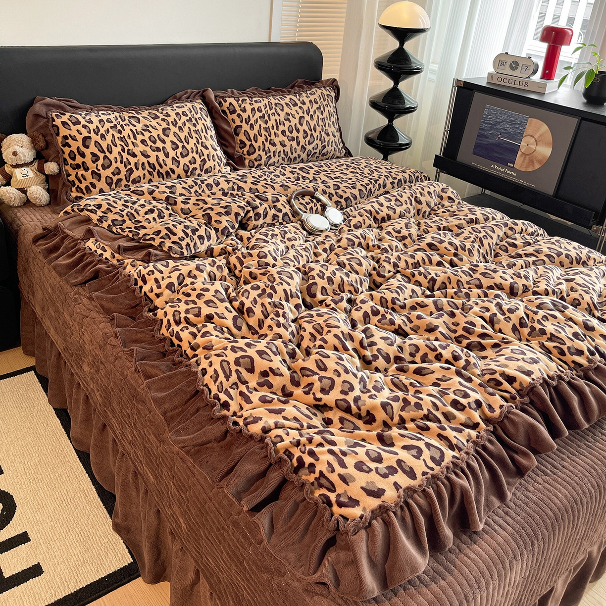 91家纺网 家纺一手货源 找家纺 富米莱（原臻工厂） 2025新款热卖舒适大宽花边牛奶绒床盖床裙四件套 爆款大宽花边-豹纹