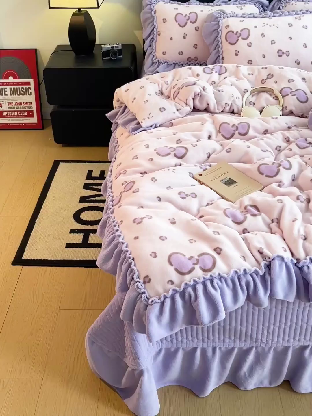 91家纺网 家纺一手货源 找家纺 富米莱（原臻工厂） 2025新款热卖舒适大宽花边牛奶绒床盖床裙四件套 爆款大宽花边-蝴蝶结紫豹纹