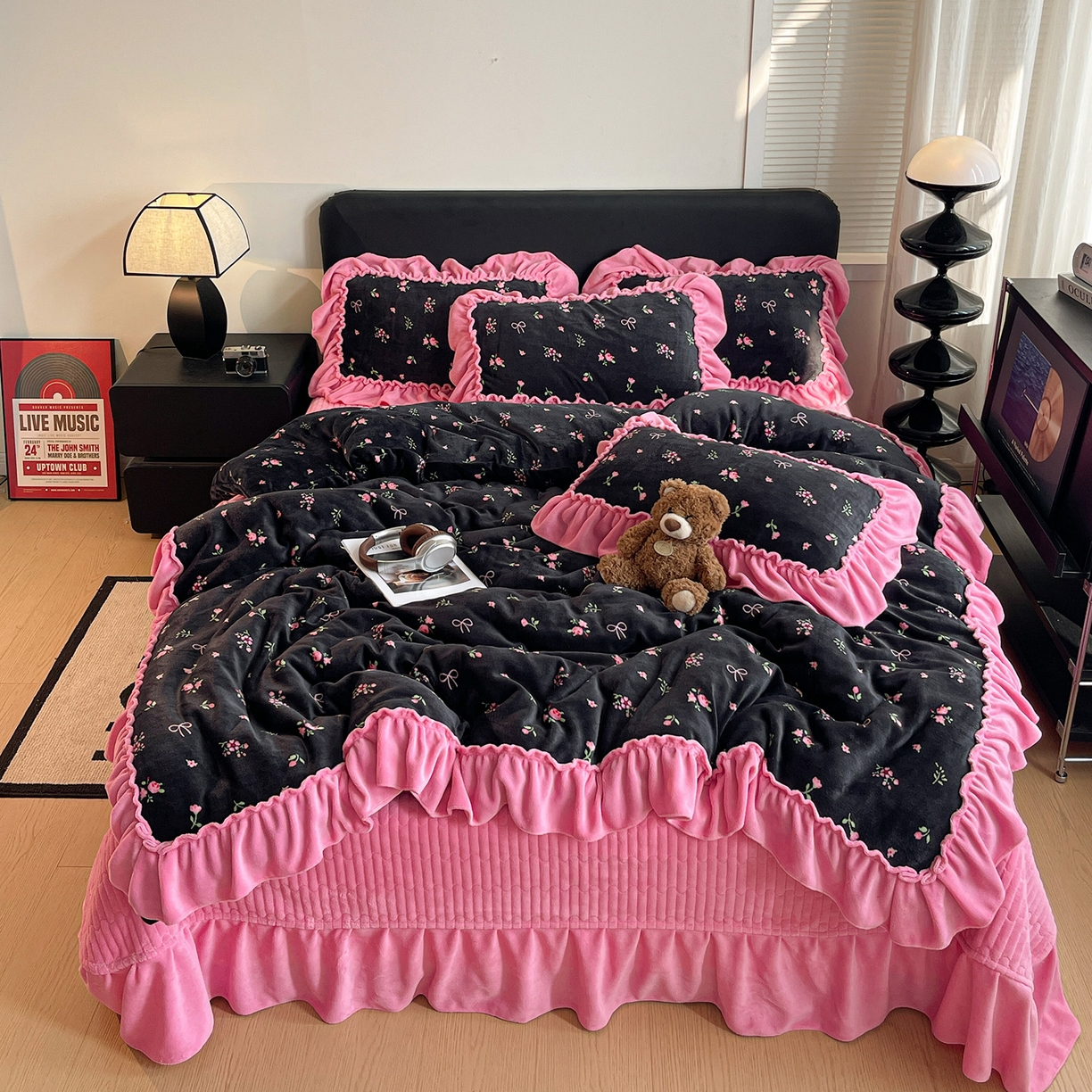 91家纺网 家纺一手货源 找家纺 富米莱（原臻工厂） 2025新款热卖舒适大宽花边牛奶绒床盖床裙四件套 爆款大宽花边-乌梅子酱