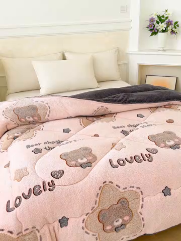 91家纺网 家纺一手货源 找家纺 好梦来家纺（原锦茂家纺） 2025新款印花款A类雪花绒冬被羊羔绒冬被被芯冬季牛奶绒冬被可爱熊