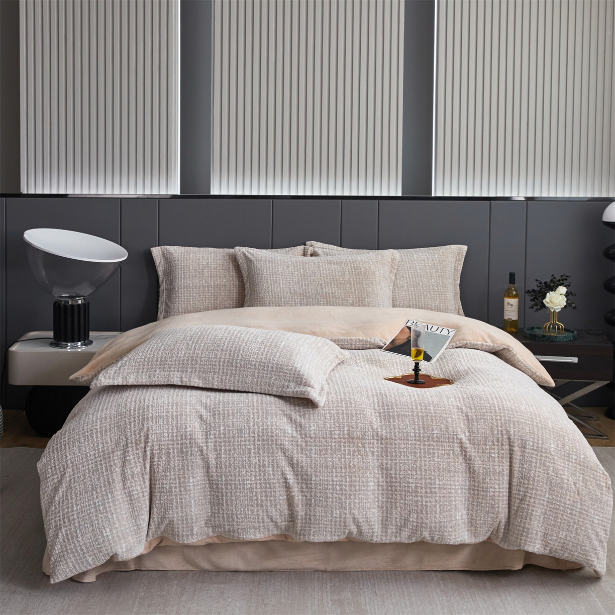 91家纺网 家纺一手货源 找家纺 瑞米家居 2025新款高克重雕花绒四件套 南法风情-卡其