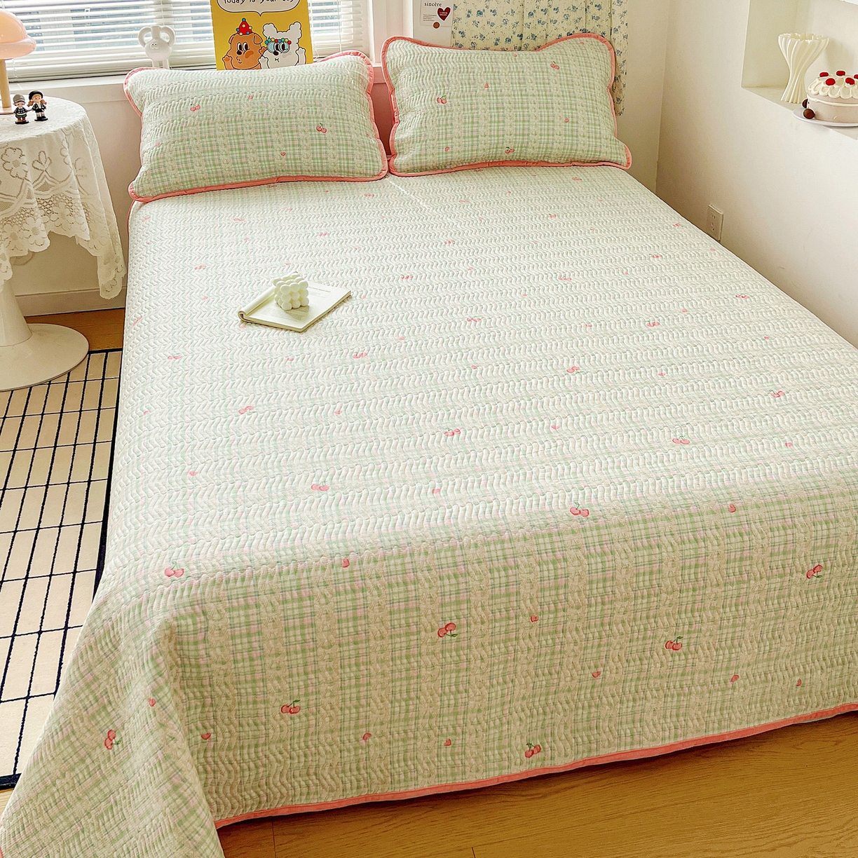 91家纺网 家纺一手货源 找家纺 梦精灵 2025新款棉加绒床盖全棉学生床夹棉床盖双面可用纯棉床单（棉加绒枕套） 棉加绒-薄荷樱桃