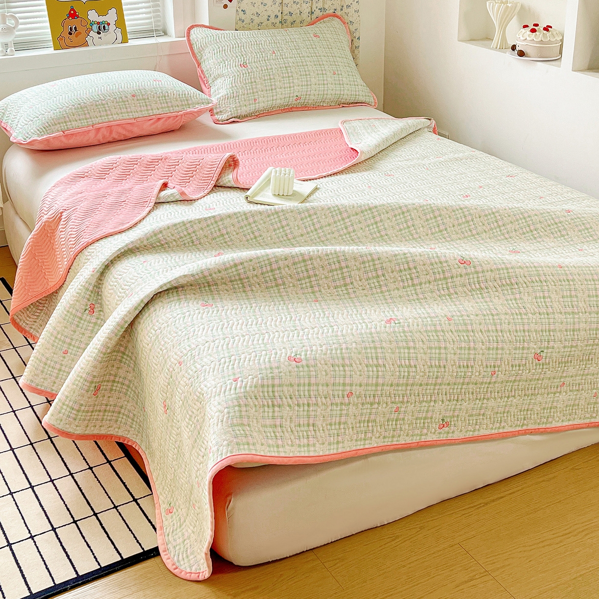 91家纺网 家纺一手货源 找家纺 梦精灵 2025新款棉加绒床盖全棉学生床夹棉床盖双面可用纯棉床单（棉加绒枕套） 棉加绒-薄荷樱桃