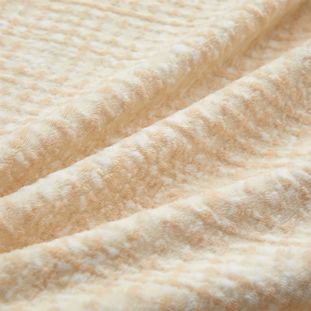 91家纺网 家纺一手货源 找家纺 瑞米家居 2025新款高克重雕花绒四件套 南法风情-嫩黄