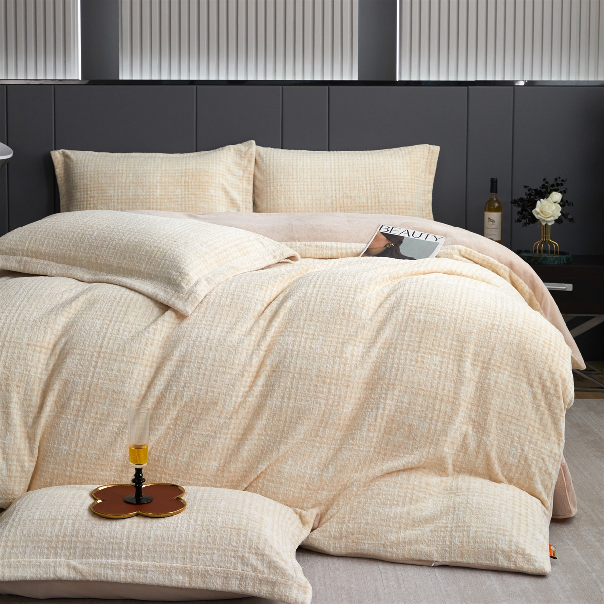 91家纺网 家纺一手货源 找家纺 瑞米家居 2025新款高克重雕花绒四件套 南法风情-嫩黄