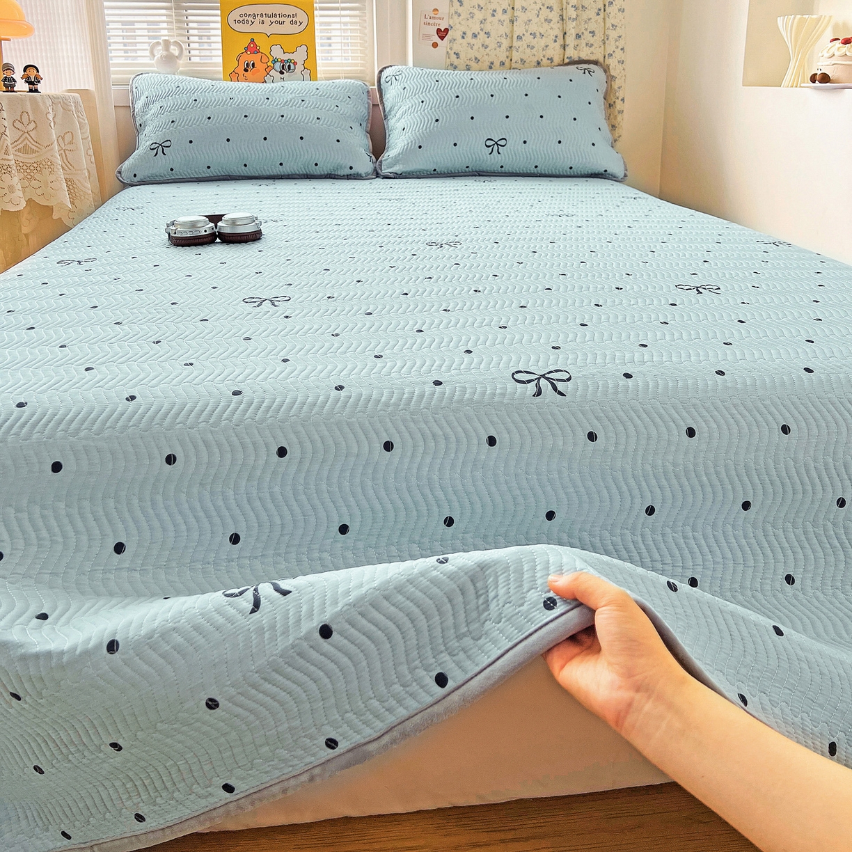 91家纺网 家纺一手货源 找家纺 梦精灵 2025新款棉加绒床盖全棉学生床夹棉床盖双面可用纯棉床单（棉加绒枕套） 棉加绒-波点蝴蝶结