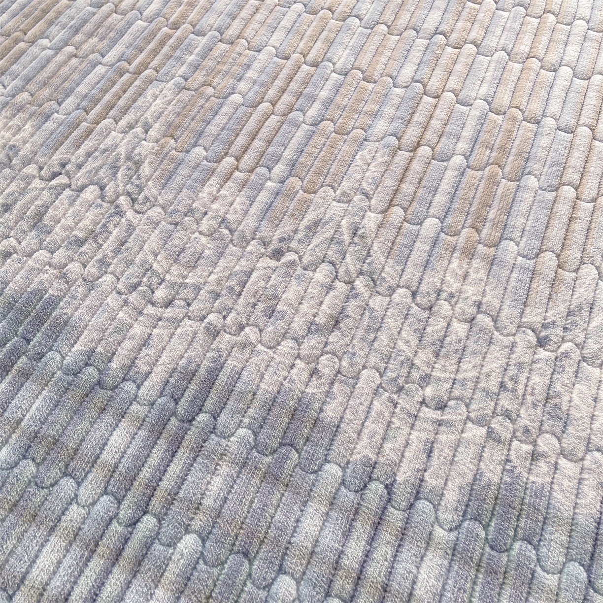 91家纺网 家纺一手货源 找家纺 慕木家纺 2025新款A类高克重欧式牛奶绒夹棉床盖珠帘花系列-场景二 珠帘花-蓝