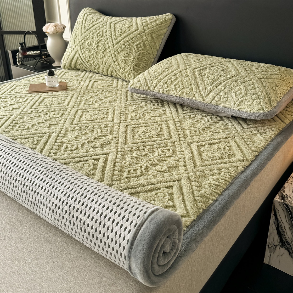 91家纺网 家纺一手货源 找家纺 （总）鑫姿席业 2025新款5D雕花绒床褥垫床垫