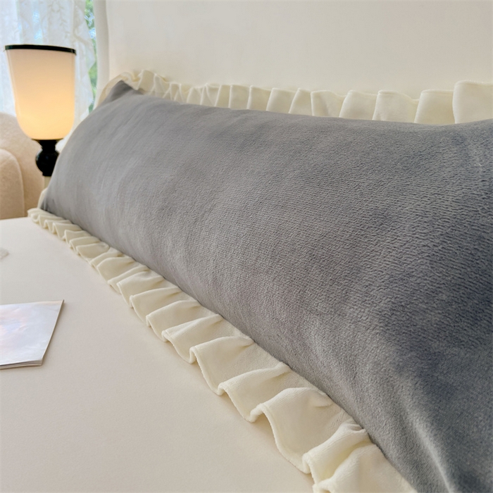 91家纺网 家纺一手货源 找家纺 梦舒羽 2025A类新款牛奶绒花枕套边双人宿舍法兰绒情侣枕头套珊瑚绒枕芯套 经典灰