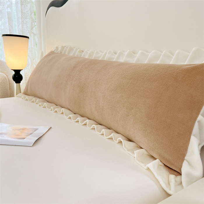 91家纺网 家纺一手货源 找家纺 梦舒羽 2025A类新款牛奶绒花枕套边双人宿舍法兰绒情侣枕头套珊瑚绒枕芯套 暖咖