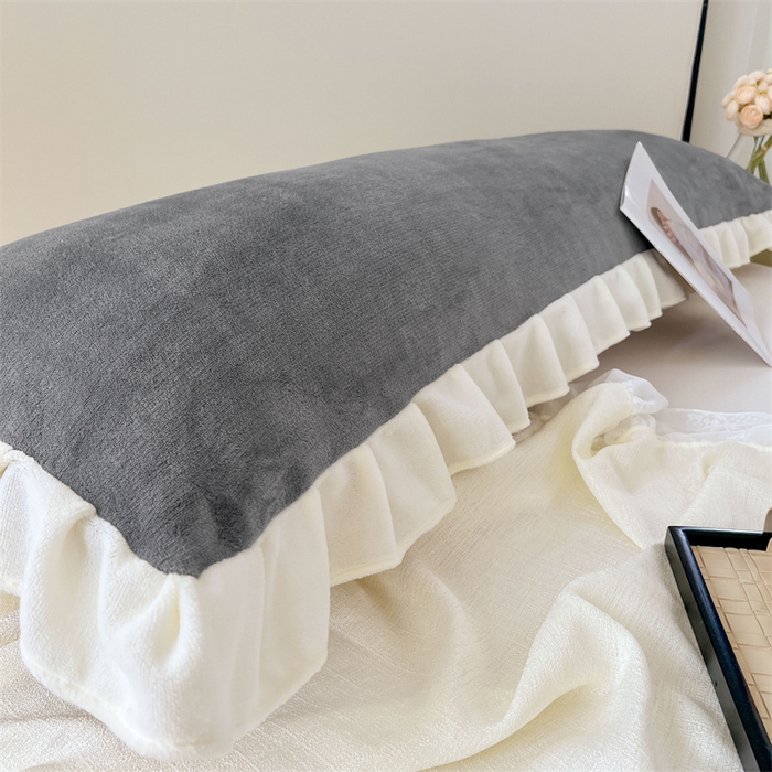 91家纺网 家纺一手货源 找家纺 梦舒羽 2025A类新款牛奶绒花枕套边双人宿舍法兰绒情侣枕头套珊瑚绒枕芯套 经典灰