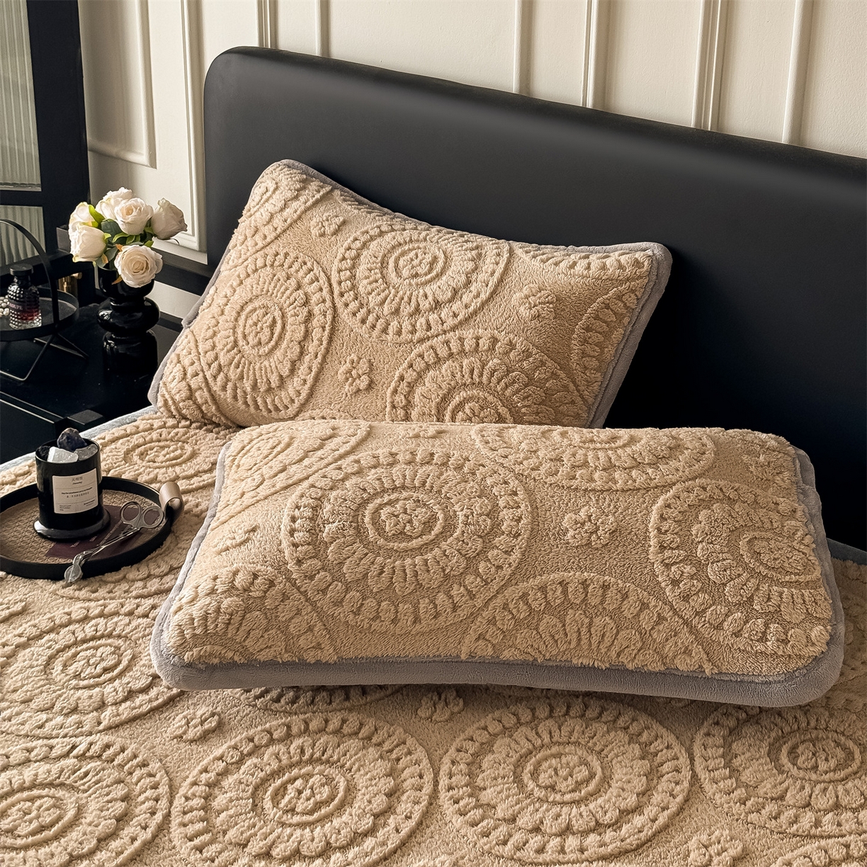 91家纺网 家纺一手货源 找家纺 鑫姿席业 2025新款5D雕花绒床褥垫床垫 饼干花-卡其