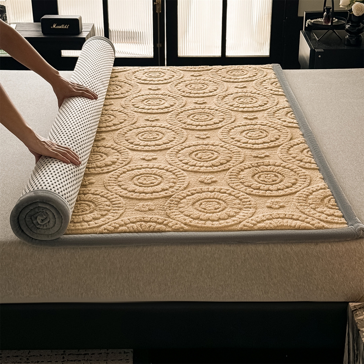 91家纺网 家纺一手货源 找家纺 鑫姿席业 2025新款5D雕花绒床褥垫床垫 饼干花-卡其