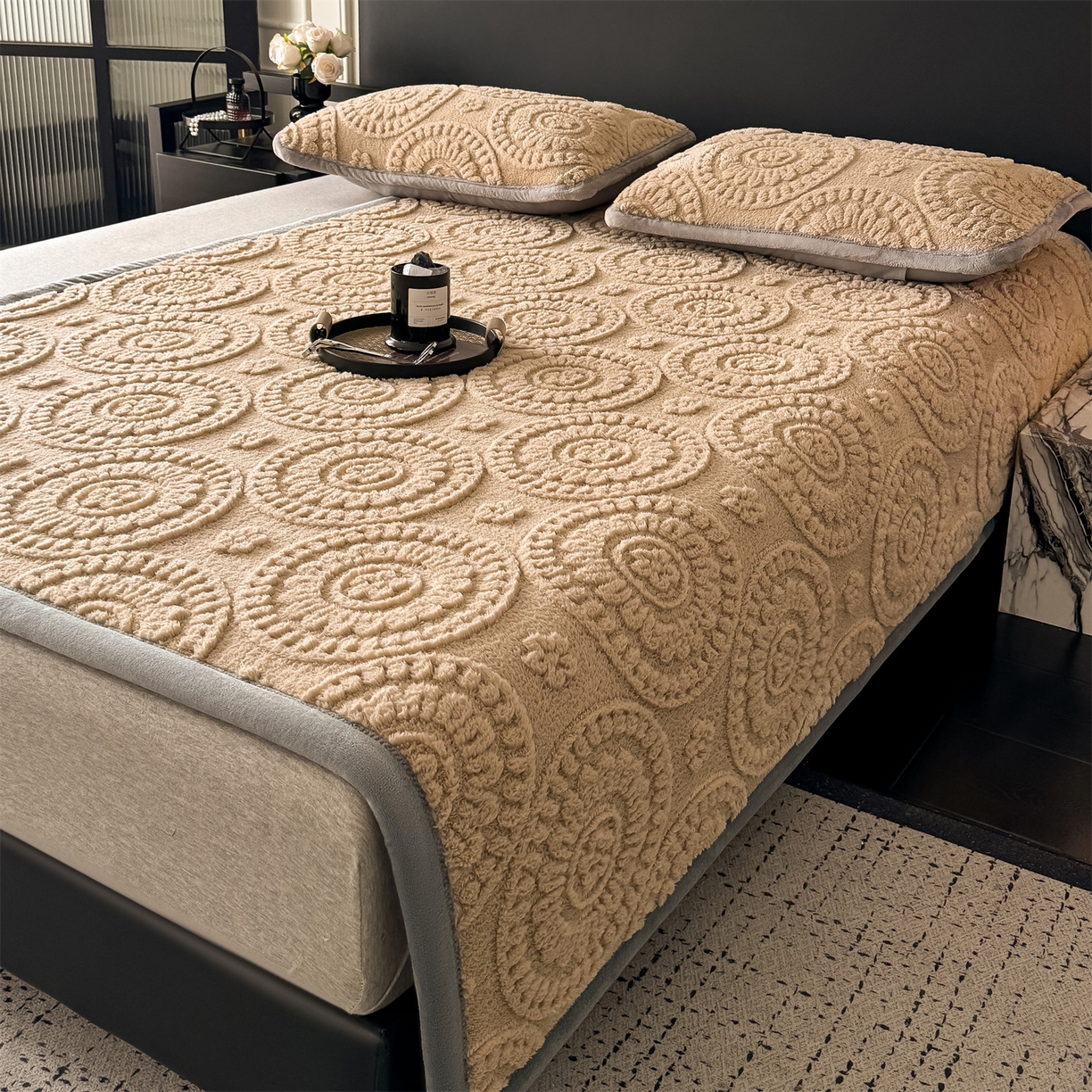 91家纺网 家纺一手货源 找家纺 鑫姿席业 2025新款5D雕花绒床褥垫床垫 饼干花-卡其