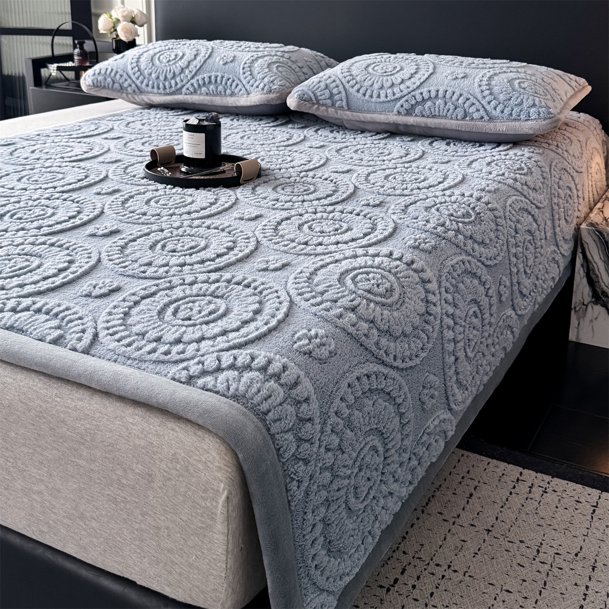 91家纺网 家纺一手货源 找家纺 鑫姿席业 2025新款5D雕花绒床褥垫床垫 饼干花-兰