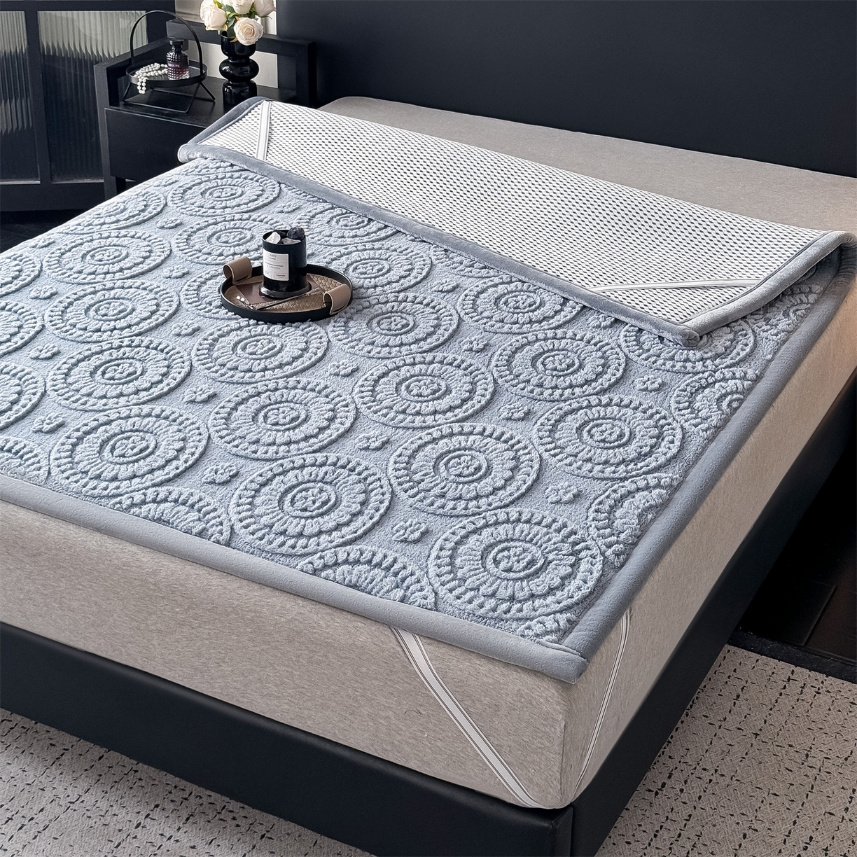 91家纺网 家纺一手货源 找家纺 鑫姿席业 2025新款5D雕花绒床褥垫床垫 饼干花-兰