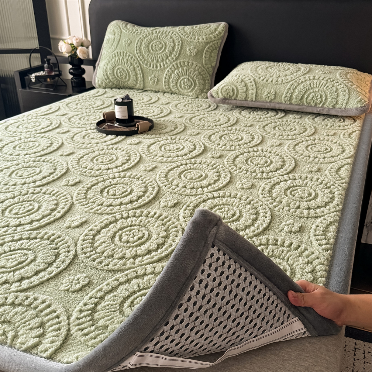 91家纺网 家纺一手货源 找家纺 鑫姿席业 2025新款5D雕花绒床褥垫床垫 饼干花-绿