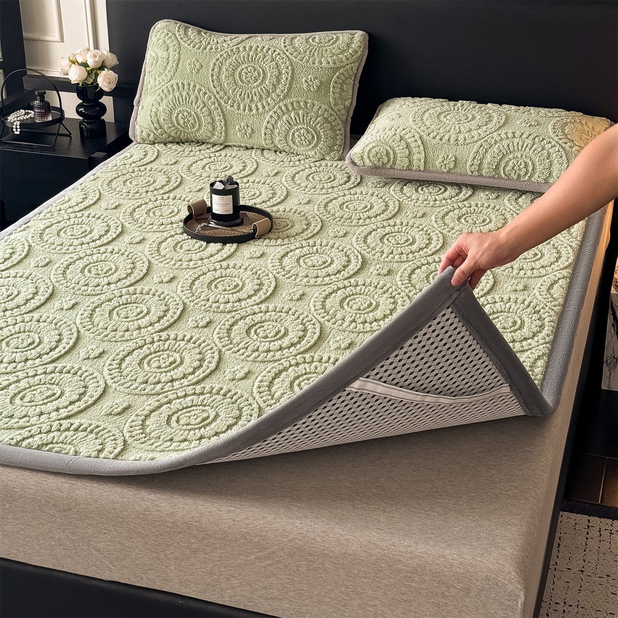 91家纺网 家纺一手货源 找家纺 鑫姿席业 2025新款5D雕花绒床褥垫床垫 饼干花-绿