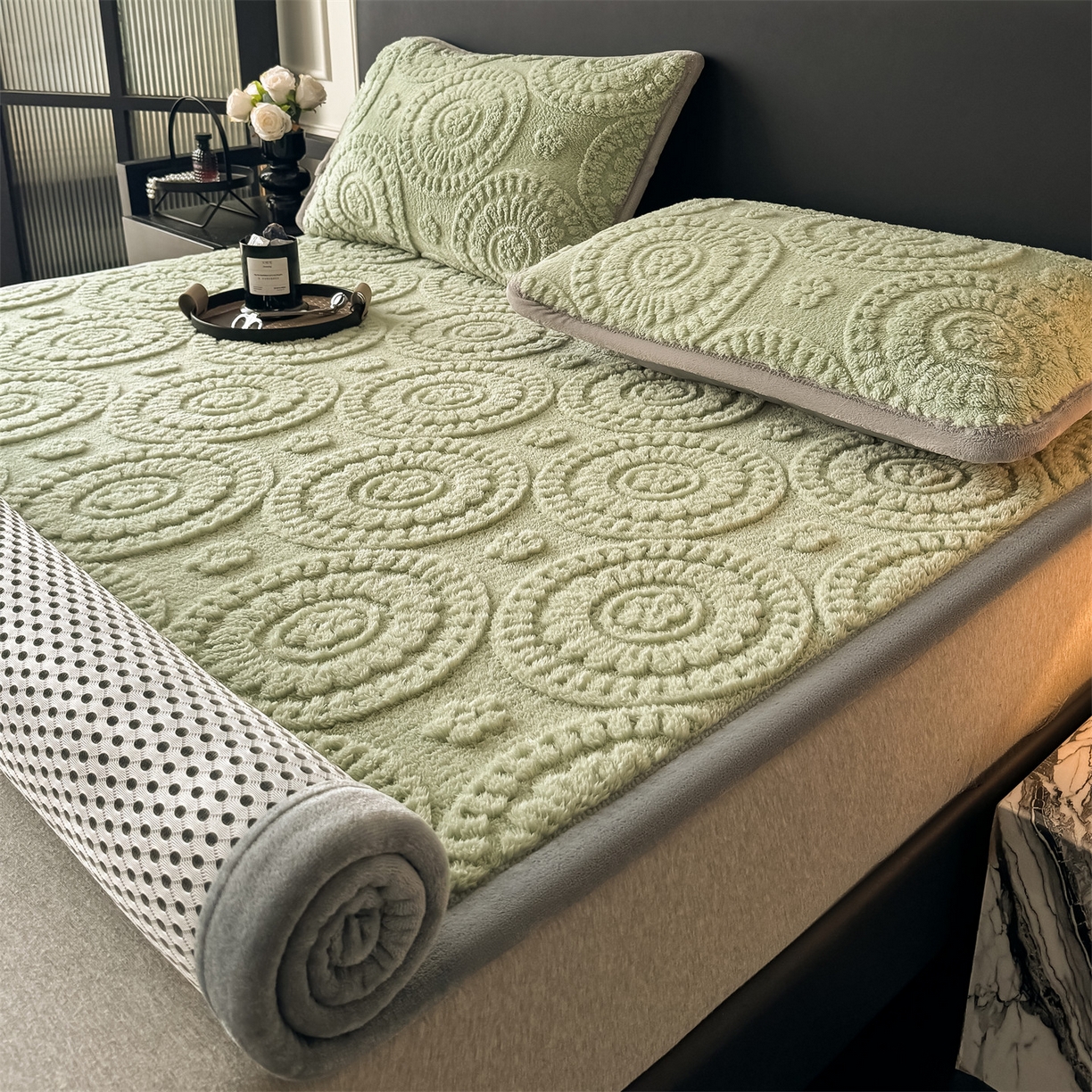 91家纺网 家纺一手货源 找家纺 鑫姿席业 2025新款5D雕花绒床褥垫床垫 饼干花-绿