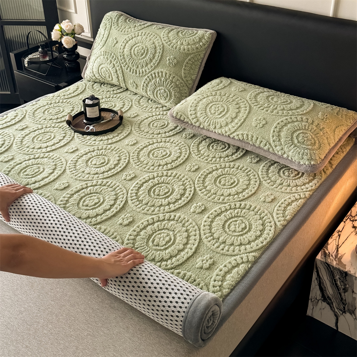 91家纺网 家纺一手货源 找家纺 鑫姿席业 2025新款5D雕花绒床褥垫床垫 饼干花-绿