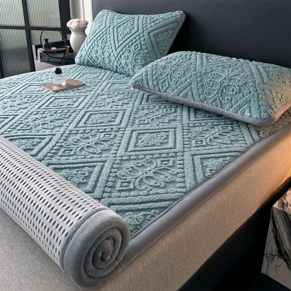 鑫姿席业 2025新款5D雕花绒床褥垫床垫 叶菱格-蓝