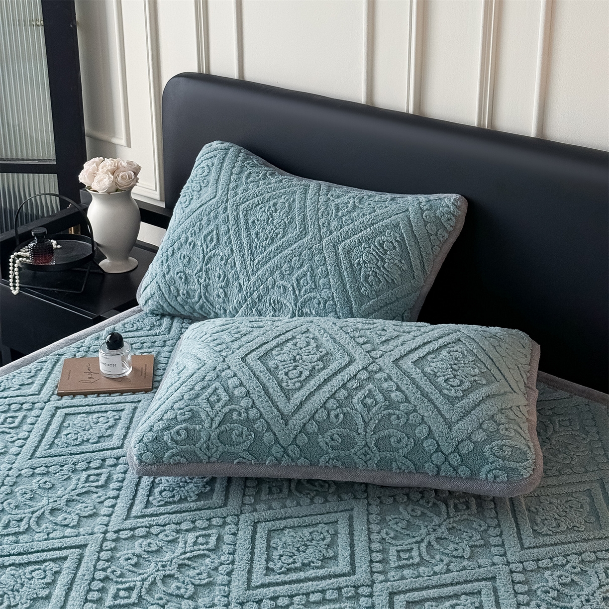 91家纺网 家纺一手货源 找家纺 鑫姿席业 2025新款5D雕花绒床褥垫床垫 叶菱格-蓝
