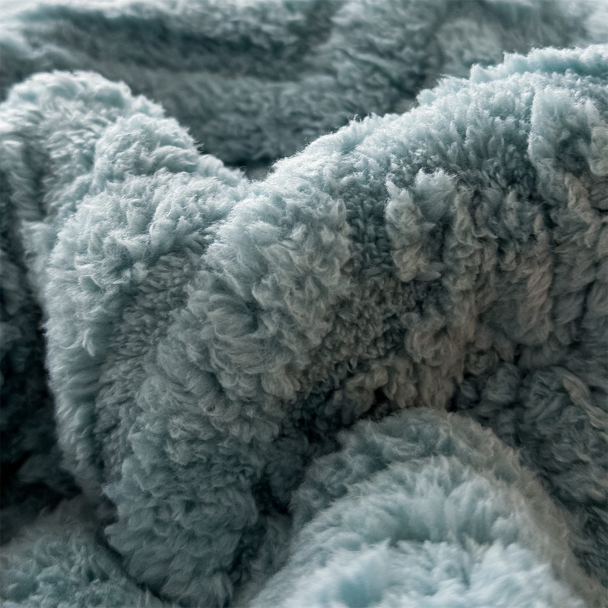 91家纺网 家纺一手货源 找家纺 鑫姿席业 2025新款5D雕花绒床褥垫床垫 叶菱格-蓝