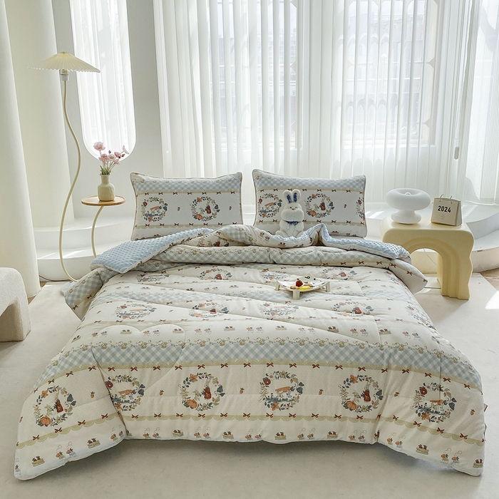 91家纺网 家纺一手货源 找家纺 青螺家纺 2025新款高密全棉嵌绳宝宝绒春秋豆豆被 支持定制花色和冬被 有量来门市优惠 爱丽丝兔