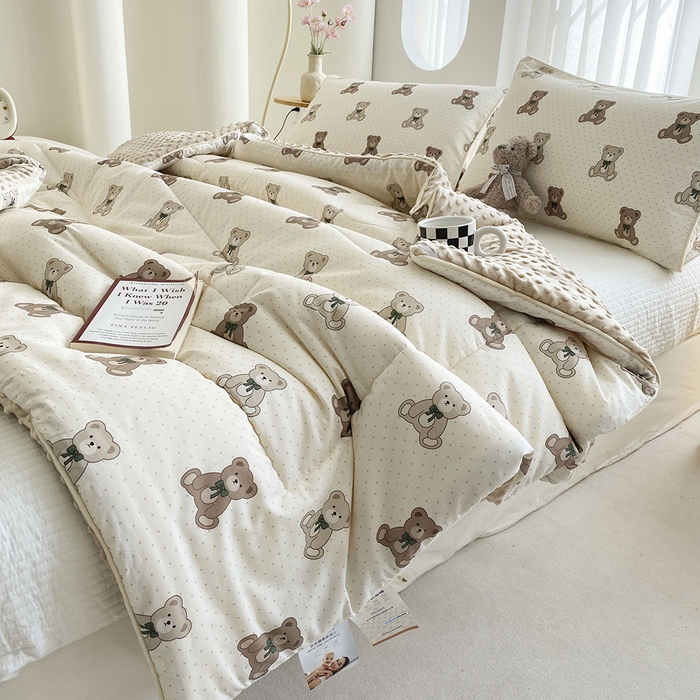 91家纺网 家纺一手货源 找家纺 青螺家纺 2025新款高密全棉嵌绳宝宝绒春秋豆豆被 支持定制花色和冬被 有量来门市优惠 超熊仔